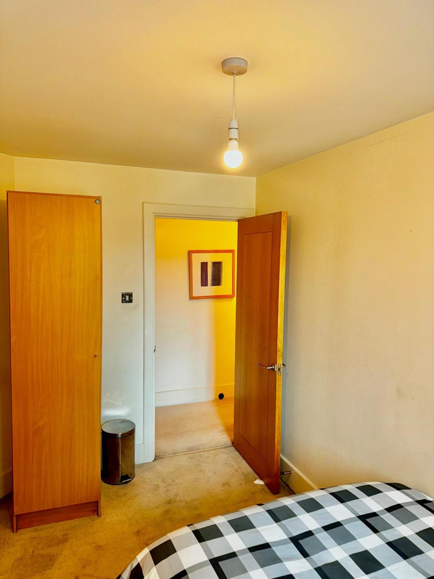 Homestay Budget,cosy Double Bedroom - Shared Bathroom